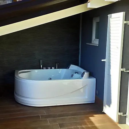 Maison 3 Magnoni ベッド・アンド・ブレックファスト トリエステ